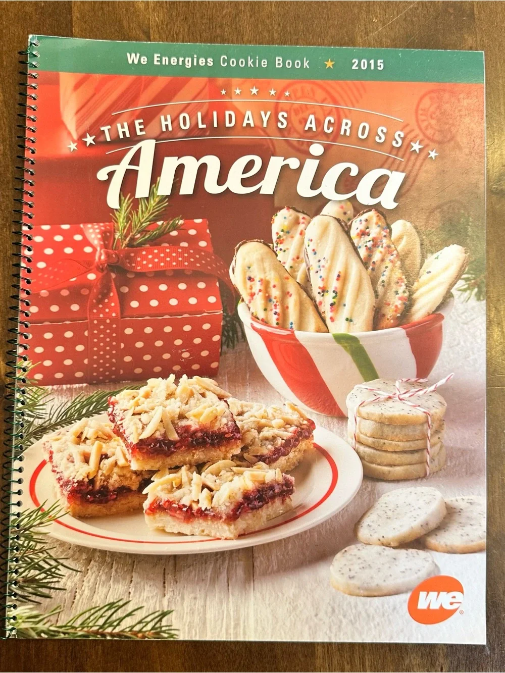 We Energies Cookie Books - Bundle of 4 Christmas Cookies Wisconsin